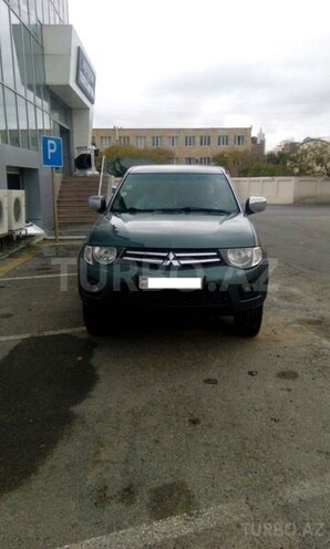 Mitsubishi L200 2011, 124,000 km - 2.5 l - Bakı