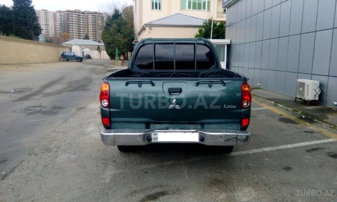 Mitsubishi L200 2011, 124,000 km - 2.5 l - Bakı