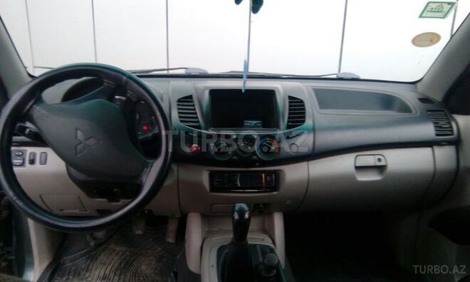 Mitsubishi L200 2011, 124,000 km - 2.5 l - Bakı
