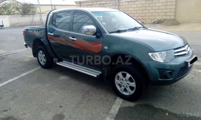 Mitsubishi L200 2011, 124,000 km - 2.5 l - Bakı