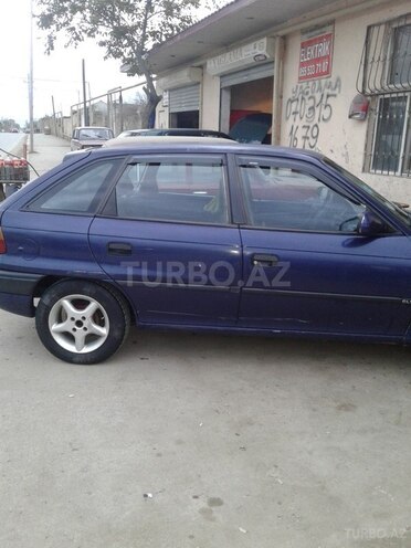 Opel Astra 1995, 430,000 km - 1.6 l - Bakı