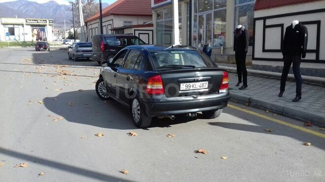 Opel Astra 1998, 240,000 km - 2.0 l - İsmayıllı