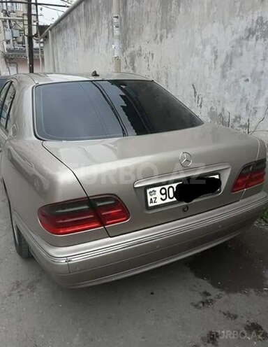 Mercedes E 240 2001, 320,000 km - 2.4 l - Bakı