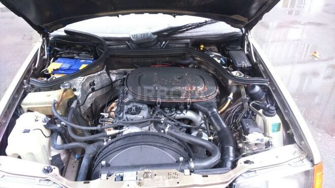 Mercedes E 230 1988, 234,567 km - 2.3 l - Bakı