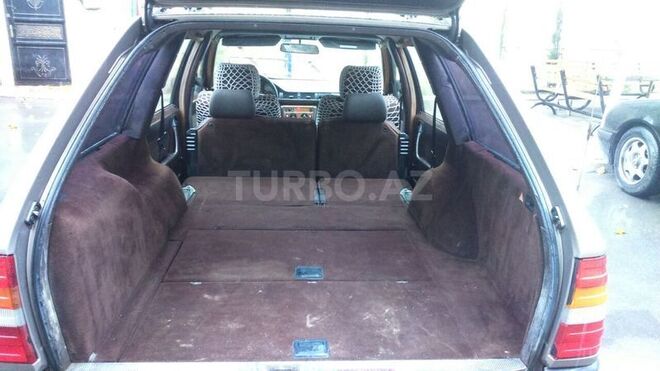 Mercedes E 230 1988, 234,567 km - 2.3 l - Bakı