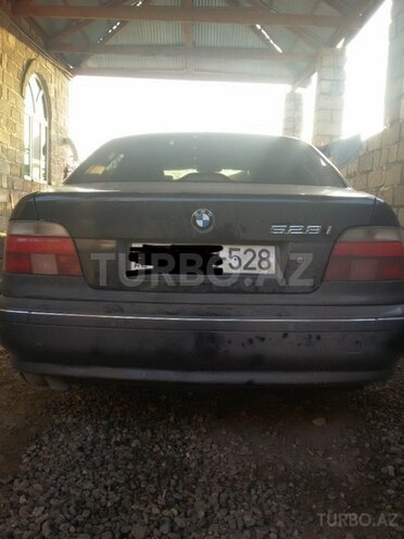 BMW 528 1996, 500,000 km - 2.8 l - Gəncə