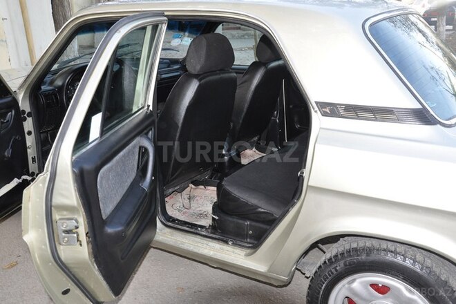 GAZ 31105 2004, 684,000 km - 2.4 l - Sumqayıt
