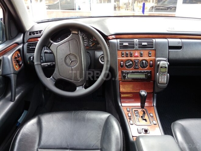 Mercedes E 240 1998, 284,000 km - 2.4 l - Sumqayıt