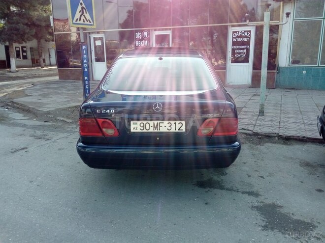 Mercedes E 240 1998, 284,000 km - 2.4 l - Sumqayıt
