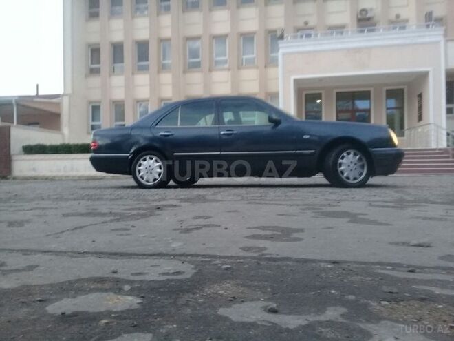 Mercedes E 230 1995, 356,268 km - 2.3 l - Bakı