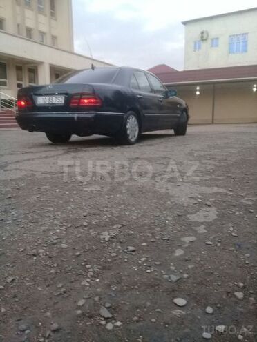 Mercedes E 230 1995, 356,268 km - 2.3 l - Bakı