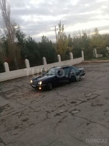 Mercedes E 230 1995, 356,268 km - 2.3 l - Bakı