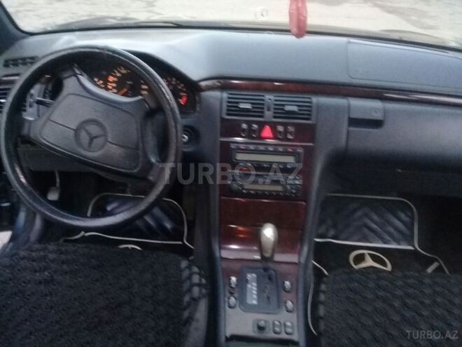 Mercedes E 230 1995, 356,268 km - 2.3 l - Bakı