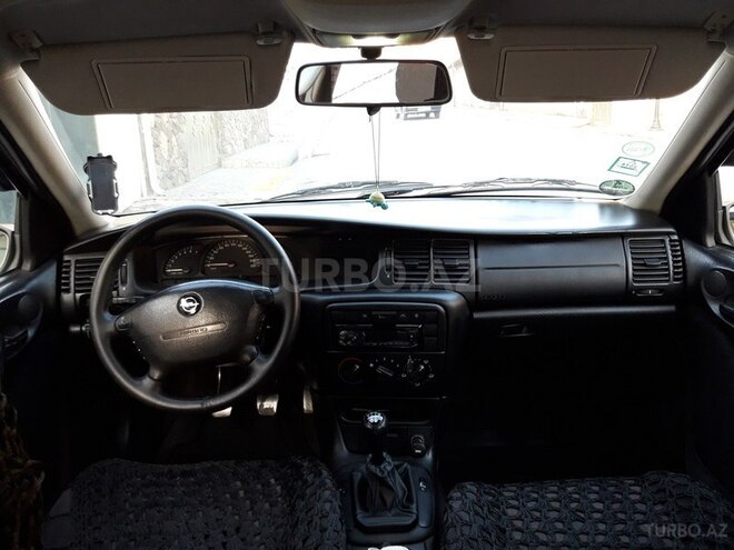 Opel Vectra 2000, 333,600 km - 1.6 l - Zaqatala