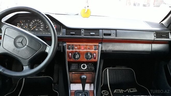 Mercedes E 200 1993, 430,000 km - 2.0 l - Bakı