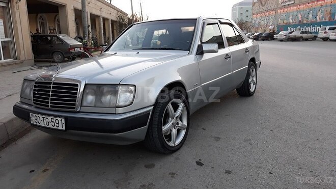 Mercedes E 200 1993, 430,000 km - 2.0 l - Bakı