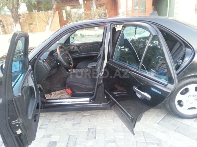 Mercedes E 280 1999, 180,000 km - 2.8 l - Xırdalan