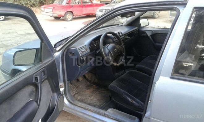 Opel Vectra 1990, 287,000 km - 2.0 l - Sumqayıt