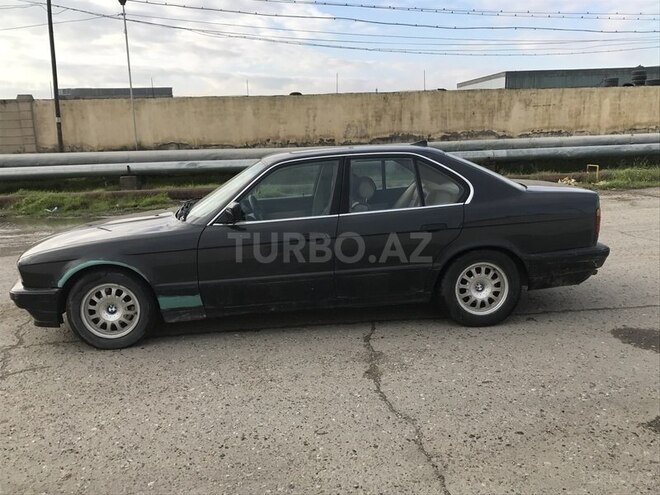 BMW 520 1988, 256,000 km - 2.0 l - Bakı