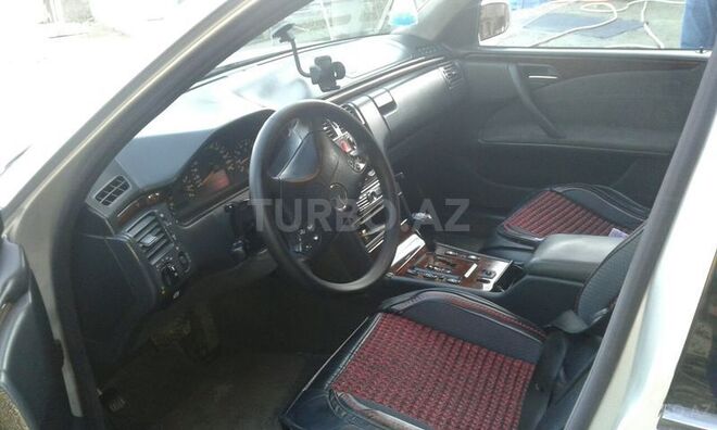Mercedes E 240 2000, 224,800 km - 2.4 l - Bakı