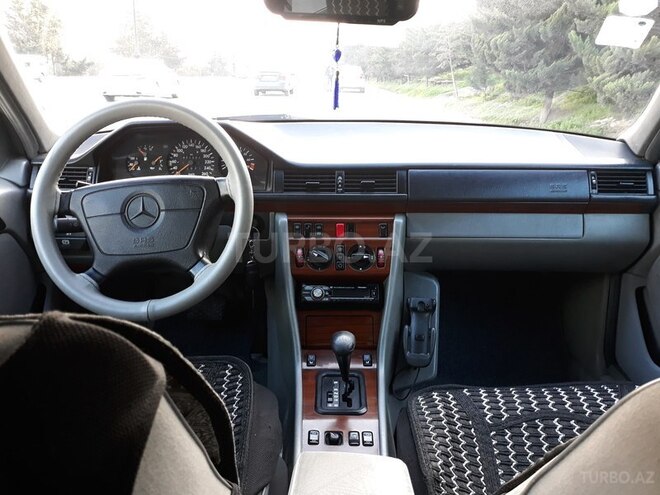 Mercedes E 320 1995, 286,439 km - 3.2 l - Bakı