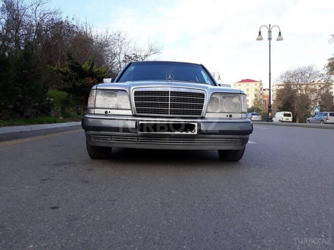 Mercedes E 320 1995, 238,000 km - 3.2 l - Bakı