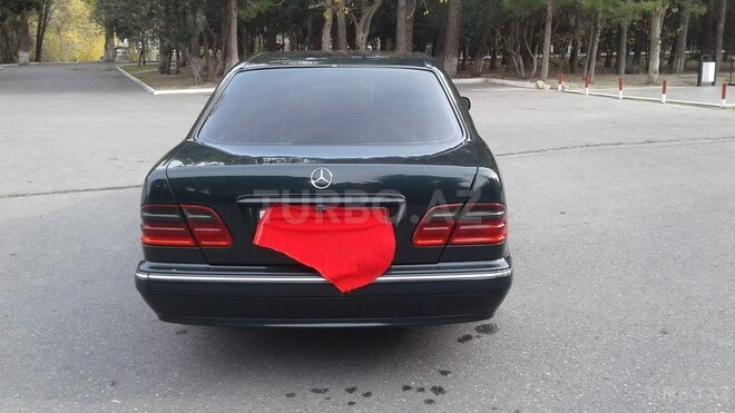 Mercedes E 220 2000, 288,000 km - 2.2 l - Bakı