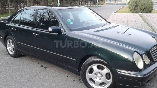 Mercedes E 220 2000, 288,000 km - 2.2 l - Bakı