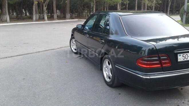 Mercedes E 220 2000, 288,000 km - 2.2 l - Bakı