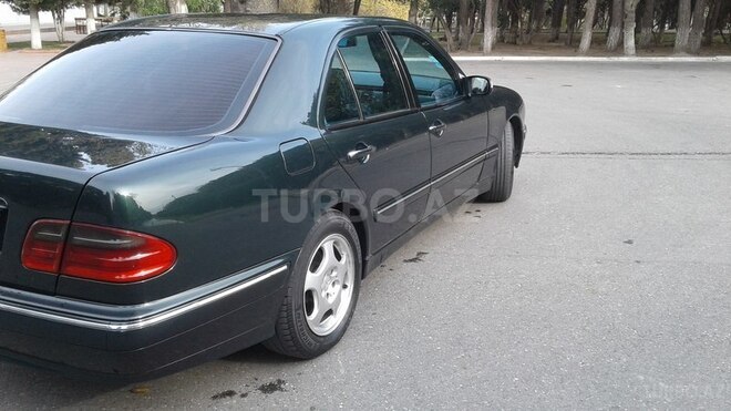 Mercedes E 220 2000, 288,000 km - 2.2 l - Bakı
