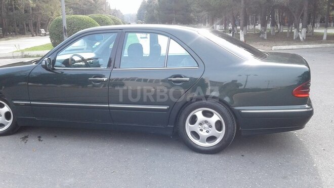 Mercedes E 220 2000, 288,000 km - 2.2 l - Bakı
