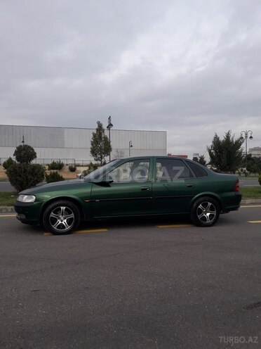 Opel Vectra 1996, 236,000 km - 1.6 l - Bakı