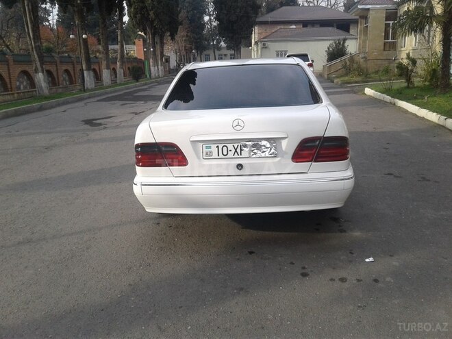Mercedes E 220 1995, 464,487 km - 2.2 л - Balakən