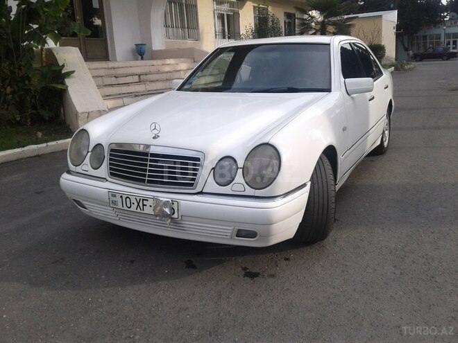 Mercedes E 220 1995, 464,487 km - 2.2 л - Balakən
