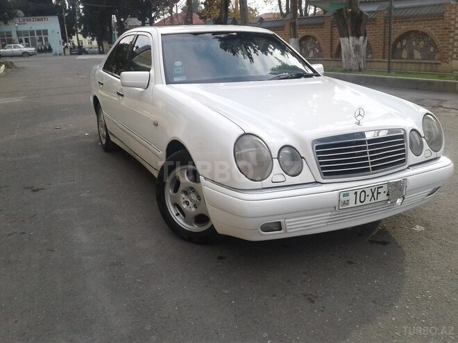 Mercedes E 220 1995, 464,487 km - 2.2 л - Balakən