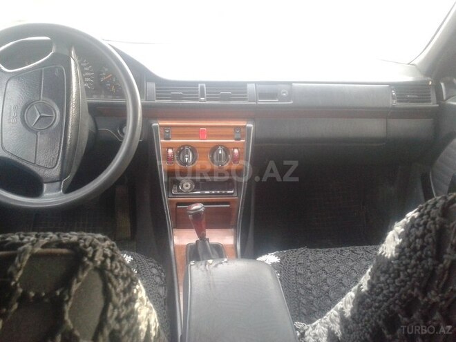 Mercedes E 200 1992, 377,000 km - 2.0 l - Quba