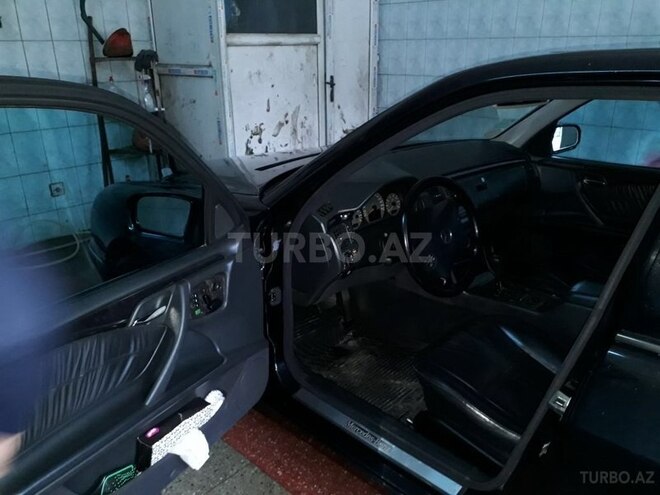 Mercedes E 320 2000, 1,112,221 km - 5.2 l - Bakı