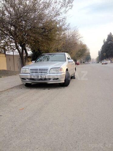 Mercedes C 240 2000, 258,000 km - 2.4 л - Bərdə