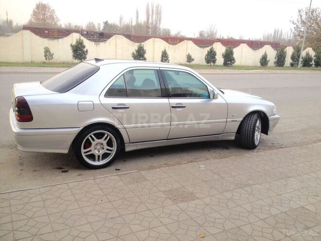 Mercedes C 240 2000, 258,000 km - 2.4 л - Bərdə