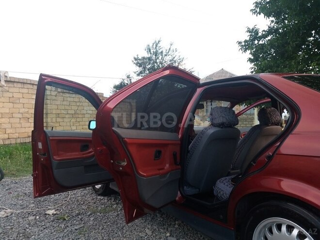 BMW 318 1996, 273,000 km - 1.8 l - Qəbələ