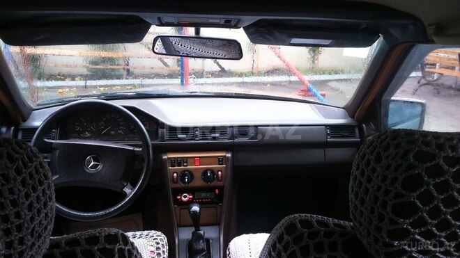 Mercedes E 230 1988, 1,234,567 km - 2.3 л - Bakı