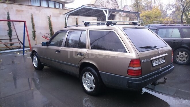 Mercedes E 230 1988, 1,234,567 km - 2.3 л - Bakı