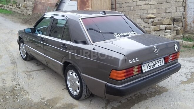 Mercedes 190 1993, 325,460 km - 2.3 l - Bakı