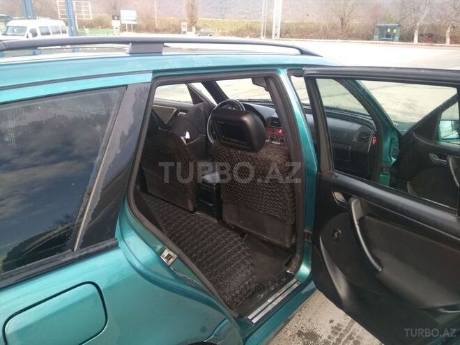 Mercedes C 180 1999, 383,000 km - 1.8 l - Qəbələ
