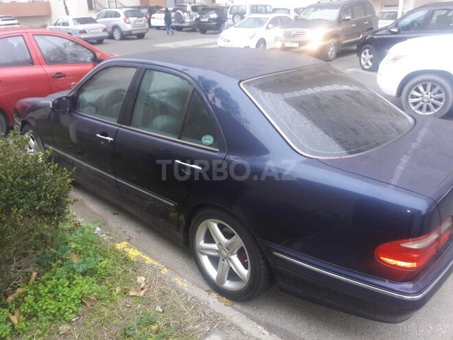 Mercedes E 240 2000, 156,000 km - 2.4 л - Bakı