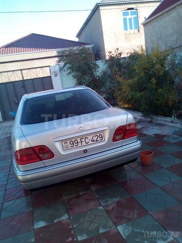 Mercedes E 220 1998, 319,000 km - 2.2 l - Bakı