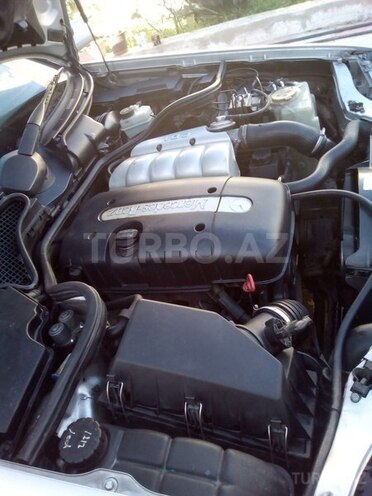 Mercedes E 220 1998, 319,000 km - 2.2 l - Bakı