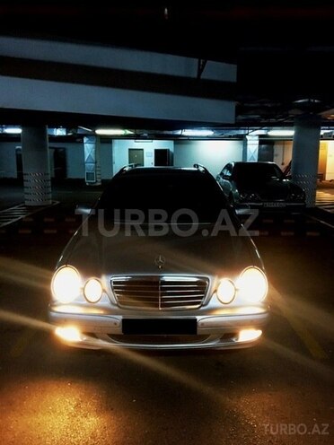 Mercedes E 220 2000, 450,000 km - 2.2 l - Bakı