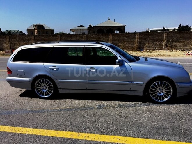 Mercedes E 220 2000, 450,000 km - 2.2 l - Bakı