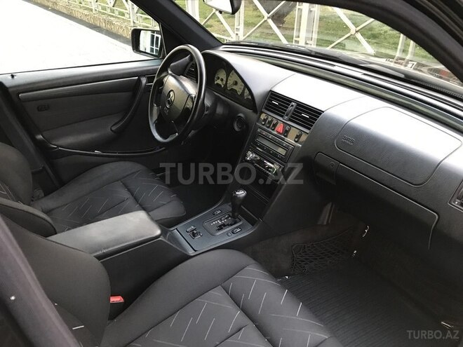 Mercedes C 240 1998, 179,900 km - 2.4 л - Zaqatala